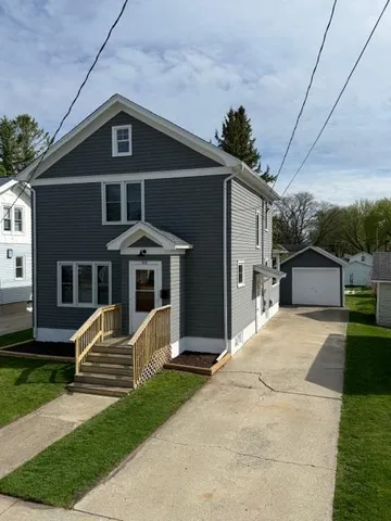 205 James St, Beaver Dam, WI 53916