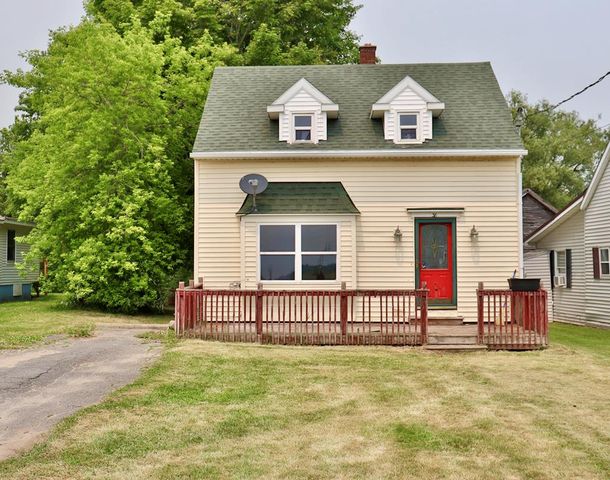 38 South St, Champlain, NY 12919