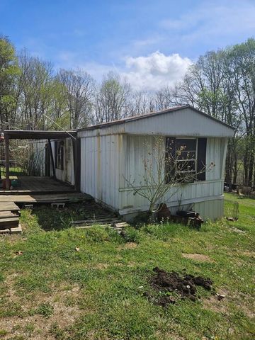 580 Captain Carter Rd, Spencer, TN 38585