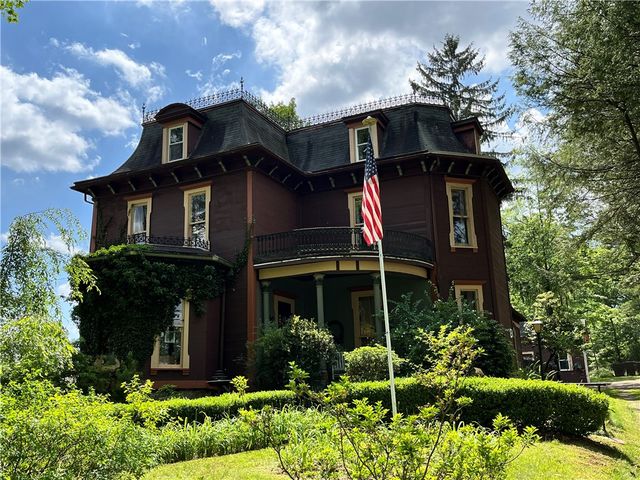 317 Chestnut St, Pleasantville, PA 16341