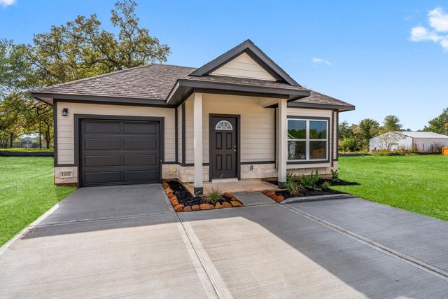 11809 E  Gate Dr, Willis, TX 77378