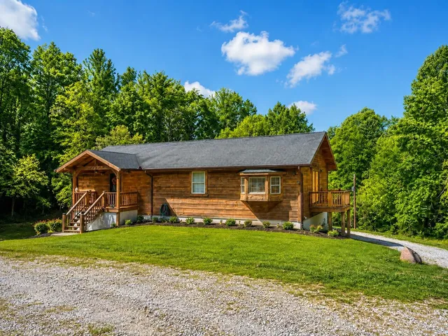 3205 Topper Rd, Hartford, TN 37753