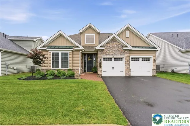 5537 Traditions Dr, Coopersburg, PA 18036