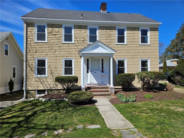 25 Kay Blvd, Newport, RI 02840