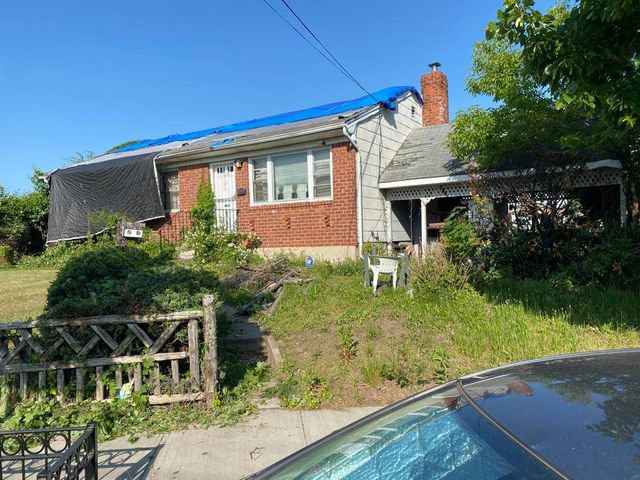 110-25 217th St, Queens Village, NY 11429
