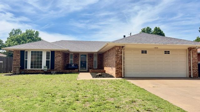 1020 Canterbury Rd, Enid, OK 73703