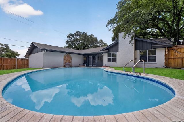 721 BALFOUR DR, Windcrest, TX 78239