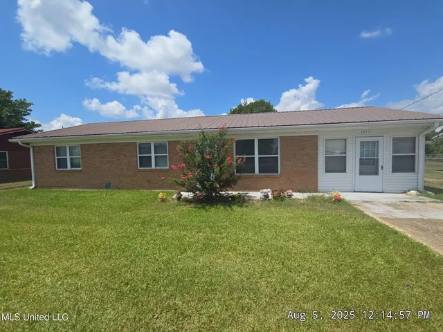 1212 Kennedy St, Shelby, MS 38774