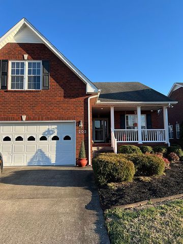 202 Winfrey Ct, Pleasant View, TN 37146