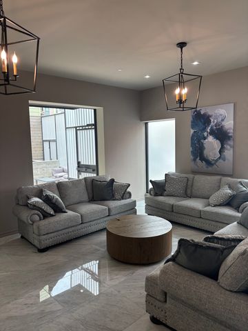 3305 17th St #304, San Francisco, CA 94110