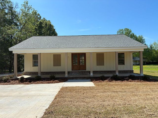 625 Country Club Rd, Starkville, MS 39759