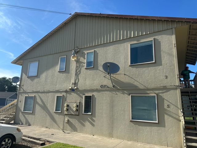 301 E  3rd St #6, Granger, WA 98932