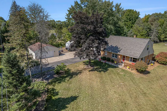 9477 Miller Dr, Galesburg, MI 49053