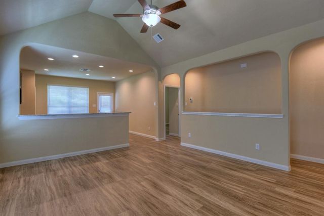 3226 Buttercup Dr, Texas City, TX 77591