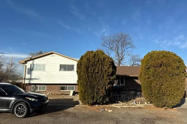 1921 E  75th Ave, Denver, CO 80229