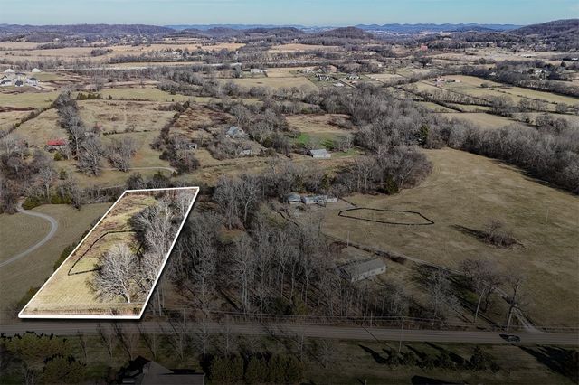 2752 Critz Ln #104, Thompsons Station, TN 37179