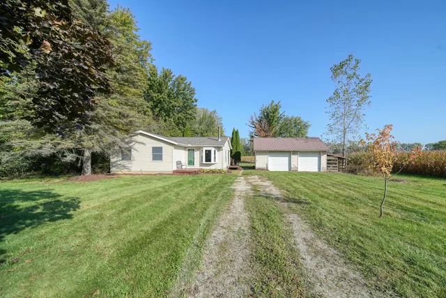 7265 Rosbolt Rd, Milan, MI 48160