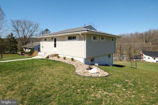 147 Limerock Ter, State College, PA 16801