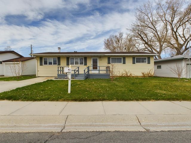 412 S 18th St, Worland, WY 82401