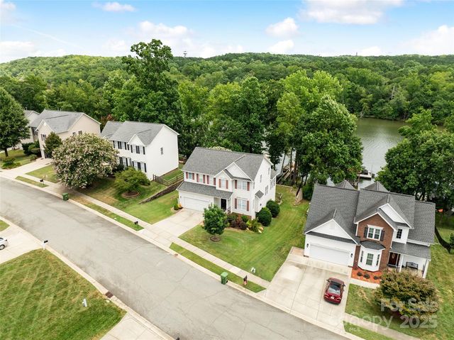 132 Lighthouse Rd, Mount Holly, NC 28120
