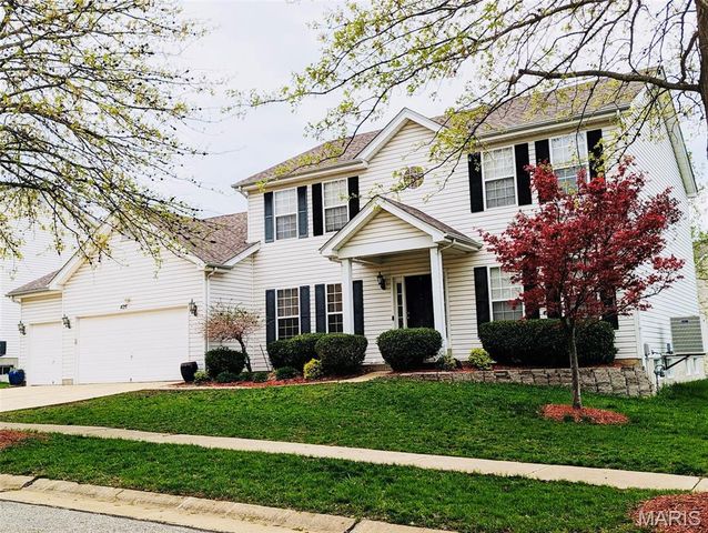 426 Remington Place Dr, Ballwin, MO 63021