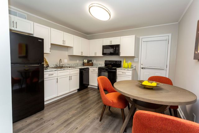 810 Windy Hill Rd SE #26-B, Smyrna, GA 30080