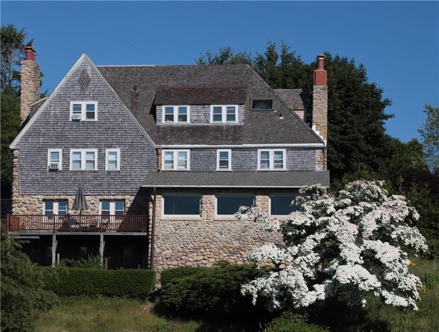6 Overlook Dr, Westerly, RI 02891