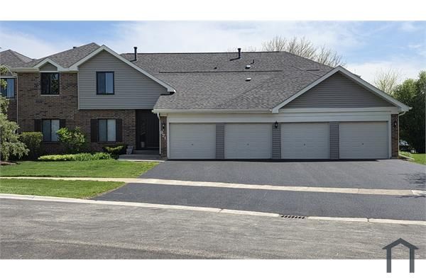 871 Cross Creek Ct #D, Roselle, IL 60172