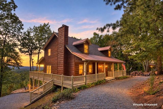 1072 Heatherwood Way, Talking Rock, GA 30175