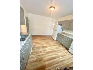 451 S  10th Ave  #2R, Mount Vernon, NY 10550