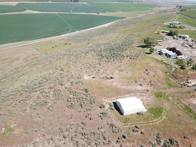 Nka Ringold Rd #B, Eltopia, WA 99330