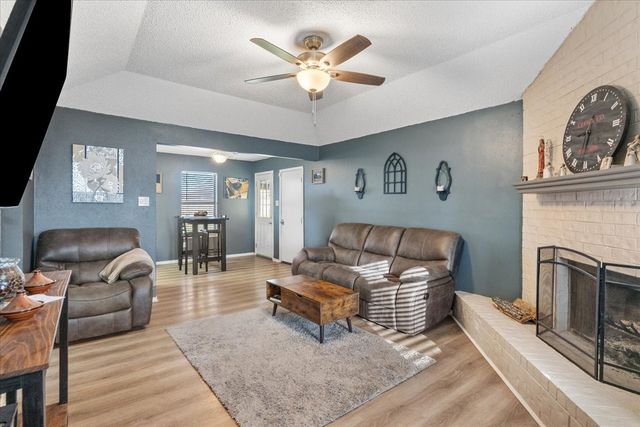 432 Post Oak Ln, Burleson, TX 76028