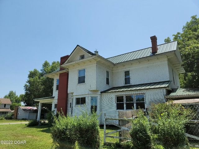 225 N  Grant St, Erie, KS 66733