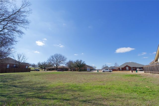 Southtown Dr, Muenster, TX 76252