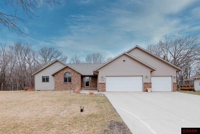 1616 Northridge Ln, North Mankato, MN 56003