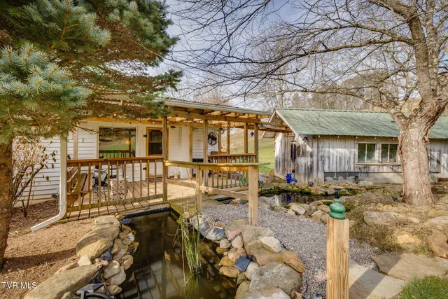 341 Locust Gap Rd, Mountain City, TN 37683