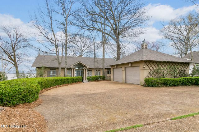 511 Roses Bluff Dr, Madison, MS 39110