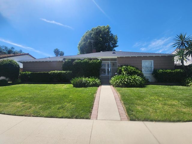 5511 Coldwater Canyon Ave, Van Nuys, CA 91401