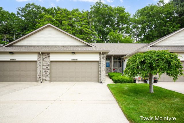 17909 Hidden Dunes Ln #B, Spring Lake, MI 49456