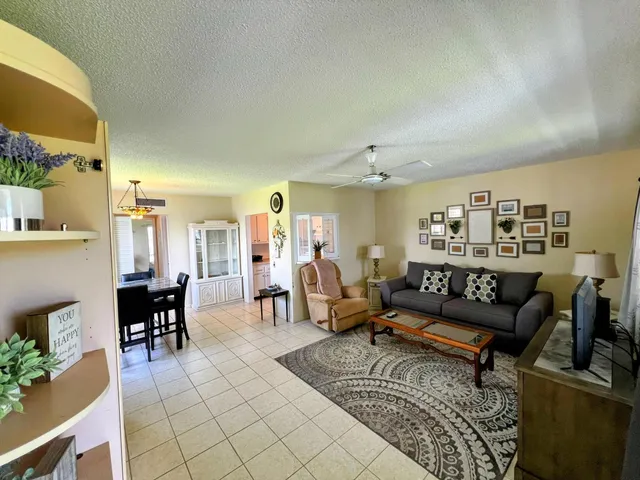 113 Easthampton E, E, West Palm Beach, FL 33417