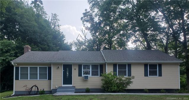16 Oakwood Dr, Gales Ferry, CT 06335