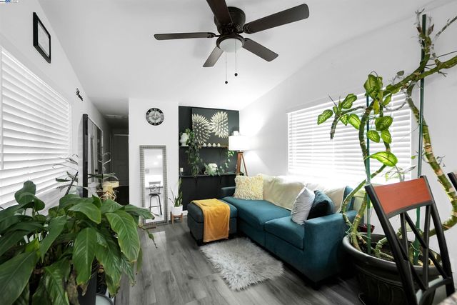 3875 Castro Valley Blvd #32, Castro Valley, CA 94546