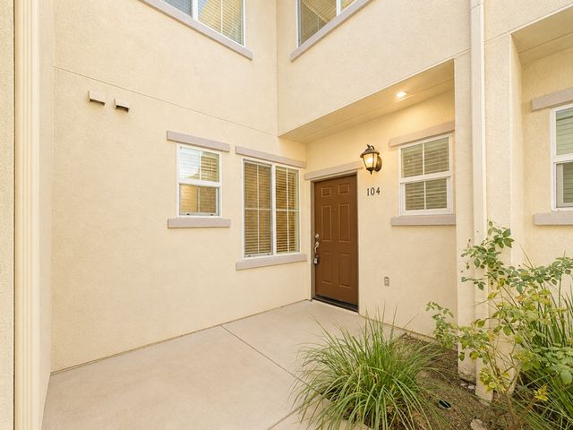 15325 Oak Tree Dr #104, Lake Elsinore, CA 92532