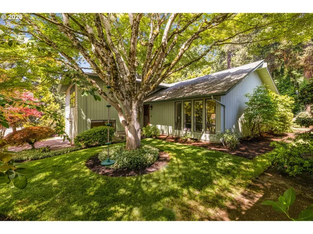 1810 SW Parkwood Dr, Portland, OR 97225