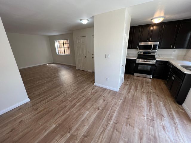 234 W  Fairview Ave  #105, Glendale, CA 91202