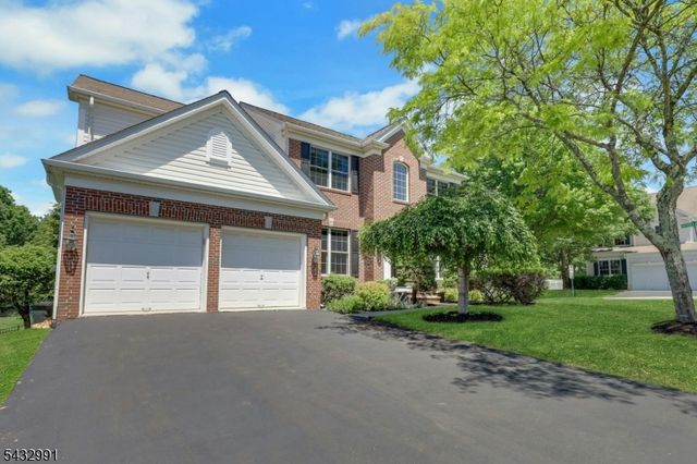 81 Lafayette Cir #81, Totowa, NJ 07512