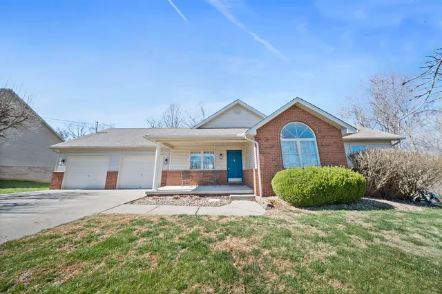 1107 Grandview Dr, Flatwoods, KY 41139
