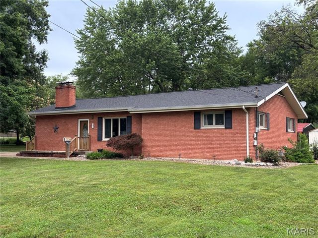 917 Chicago St, Greenville, IL 62246