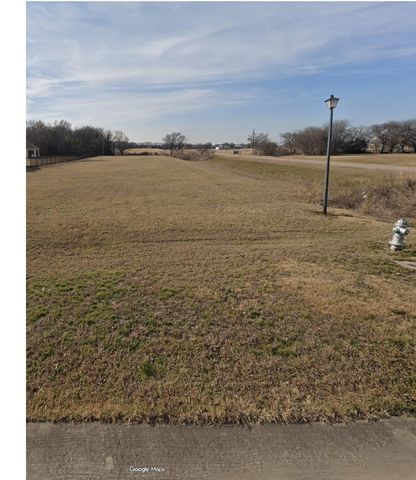 1705 High Valley Ln, Cedar Hill, TX 75104