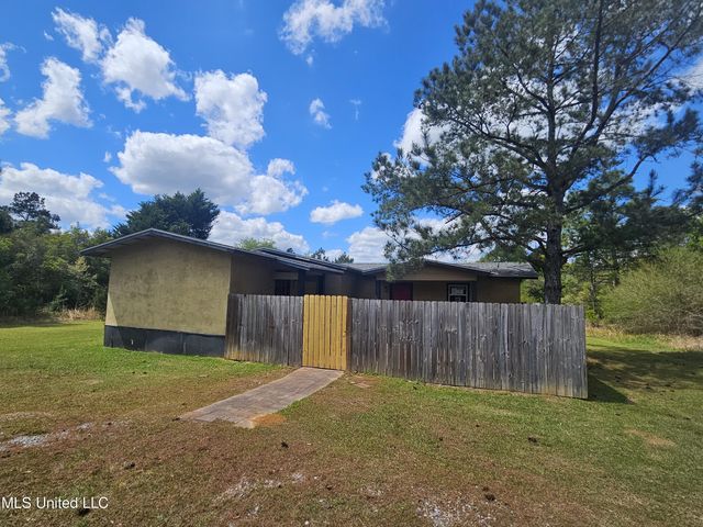 209 Spooner Rd, Lucedale, MS 39452